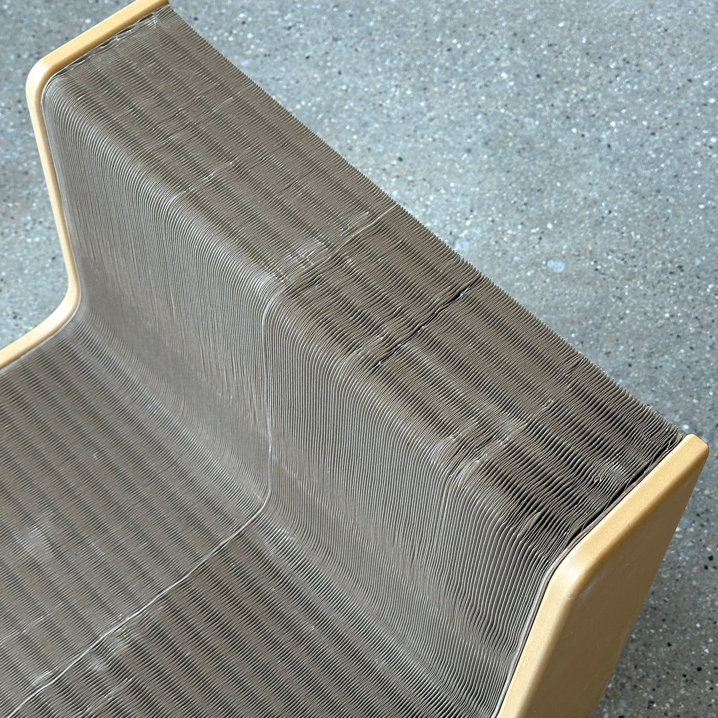 Chi-shen Chiu Flexible Loveseat