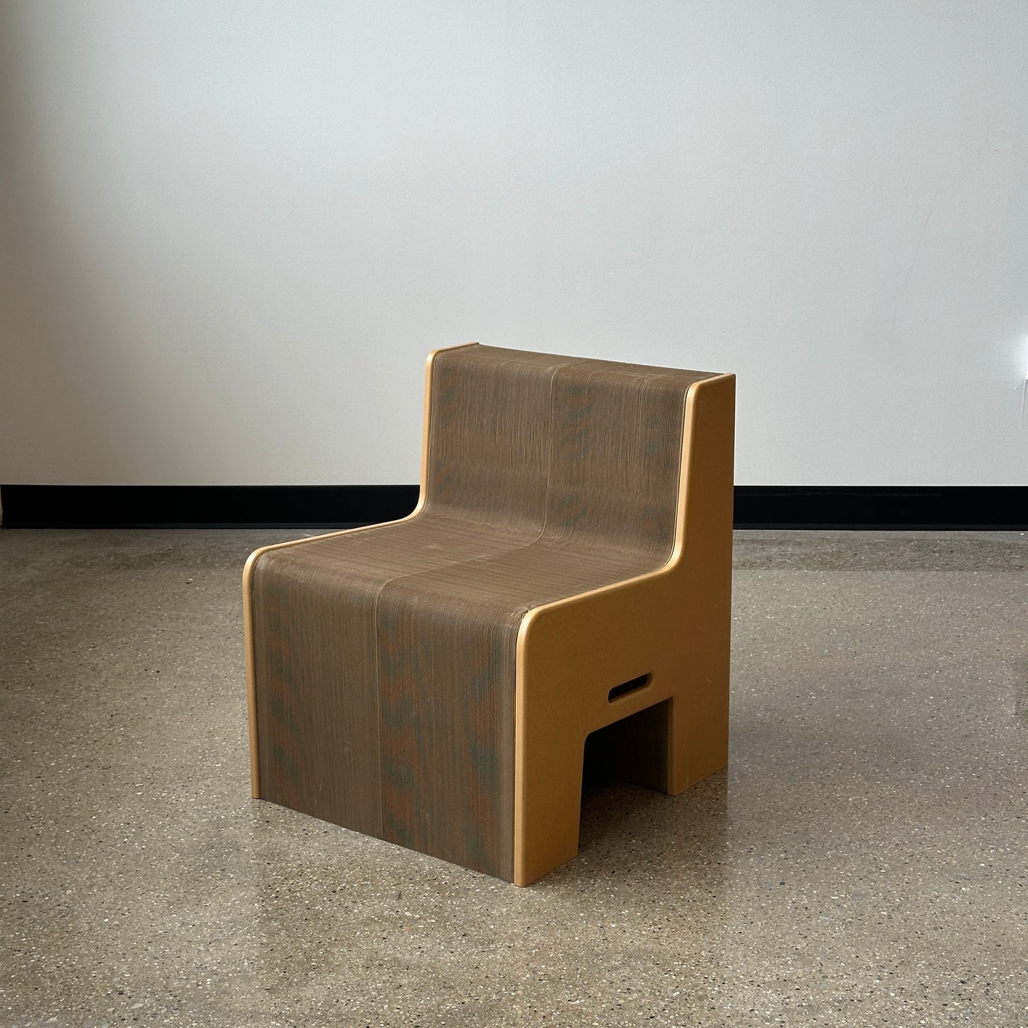 Chi-shen Chiu Flexible Loveseat