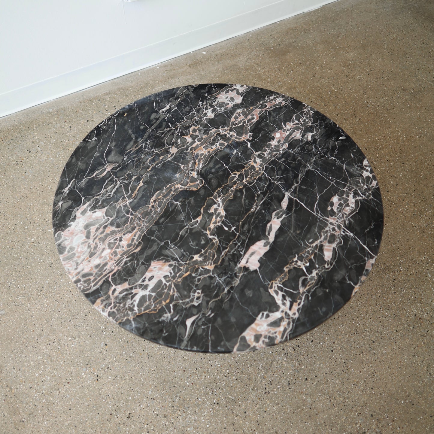 Eero Saarinen Coffee Table