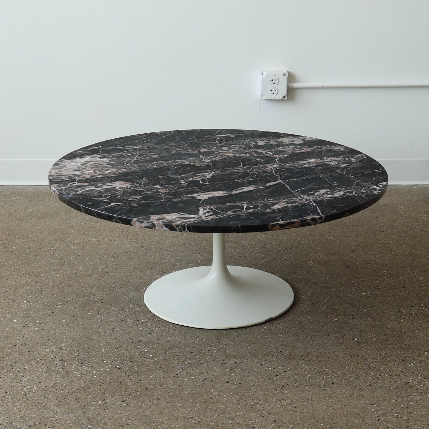 Eero Saarinen Coffee Table