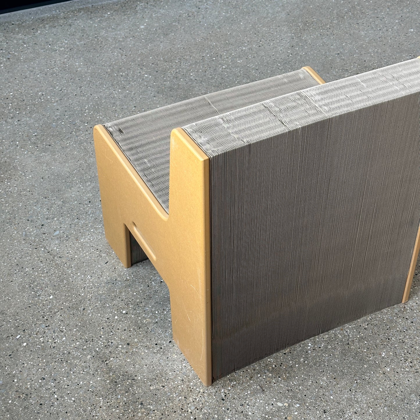 Chi-shen Chiu Flexible Loveseat