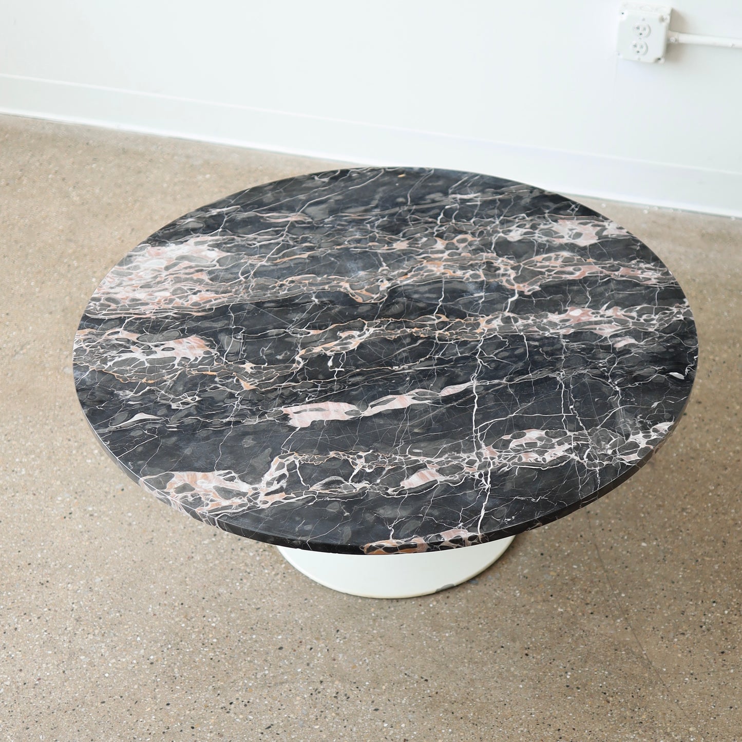 Eero Saarinen Coffee Table