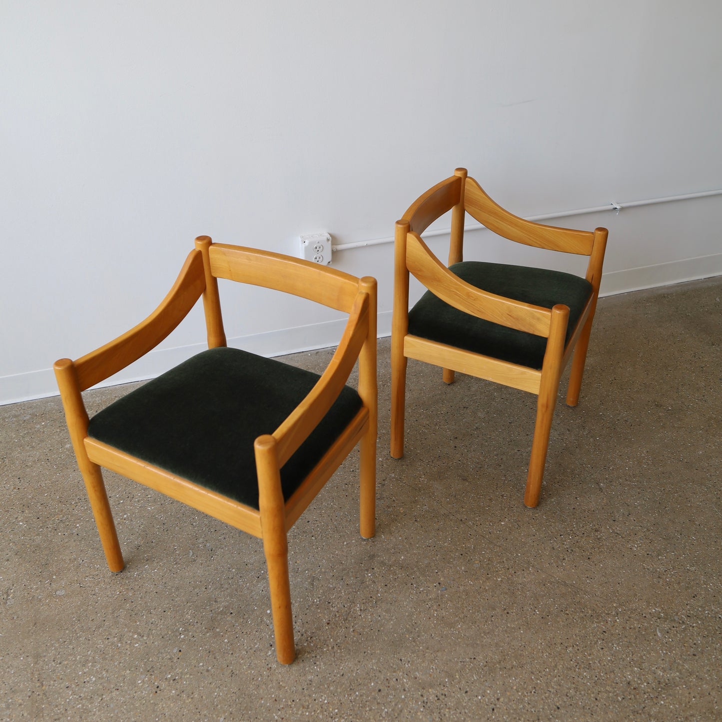 Vico Magistretti “Carimate” Dining Chairs, a pair