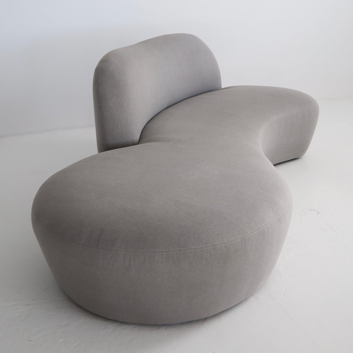 Vladimir Kagan “Zoe” Sofa