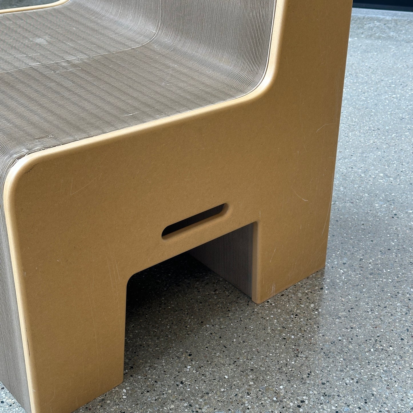 Chi-shen Chiu Flexible Loveseat