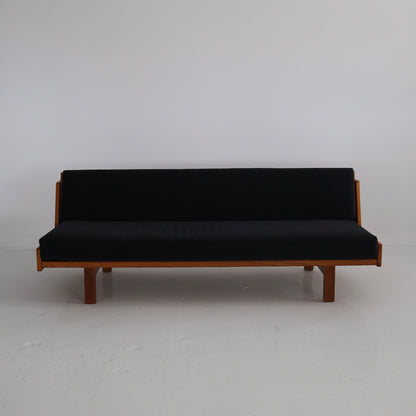 Hans Wegner Ge-258 Daybed