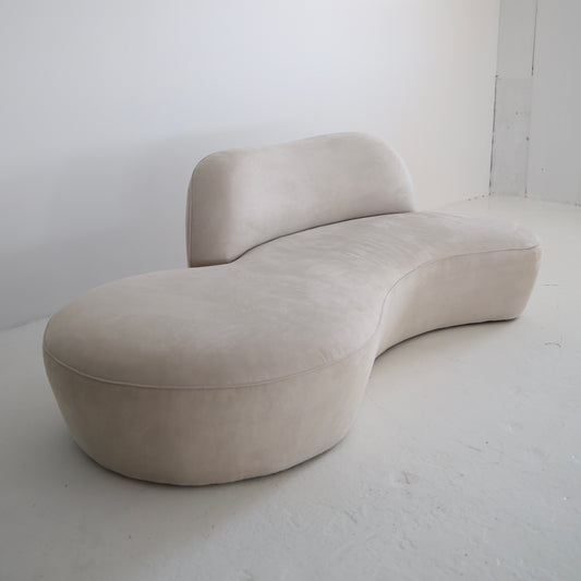 Vladimir Kagan “Zoe” Sofa