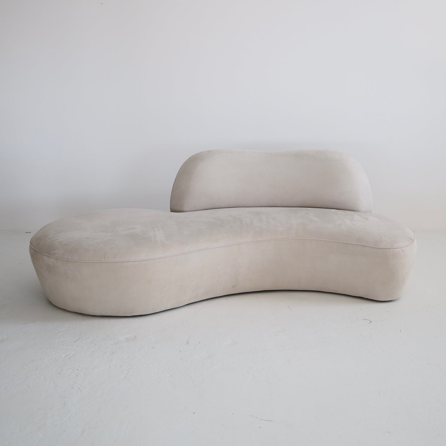 Vladimir Kagan “Zoe” Sofa