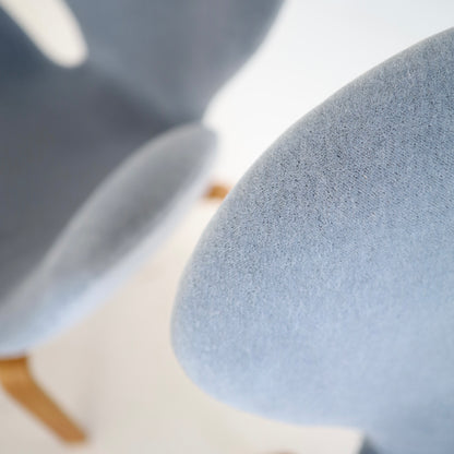 Rare No. 4325 “Swan” Chair by Arne Jacobsen