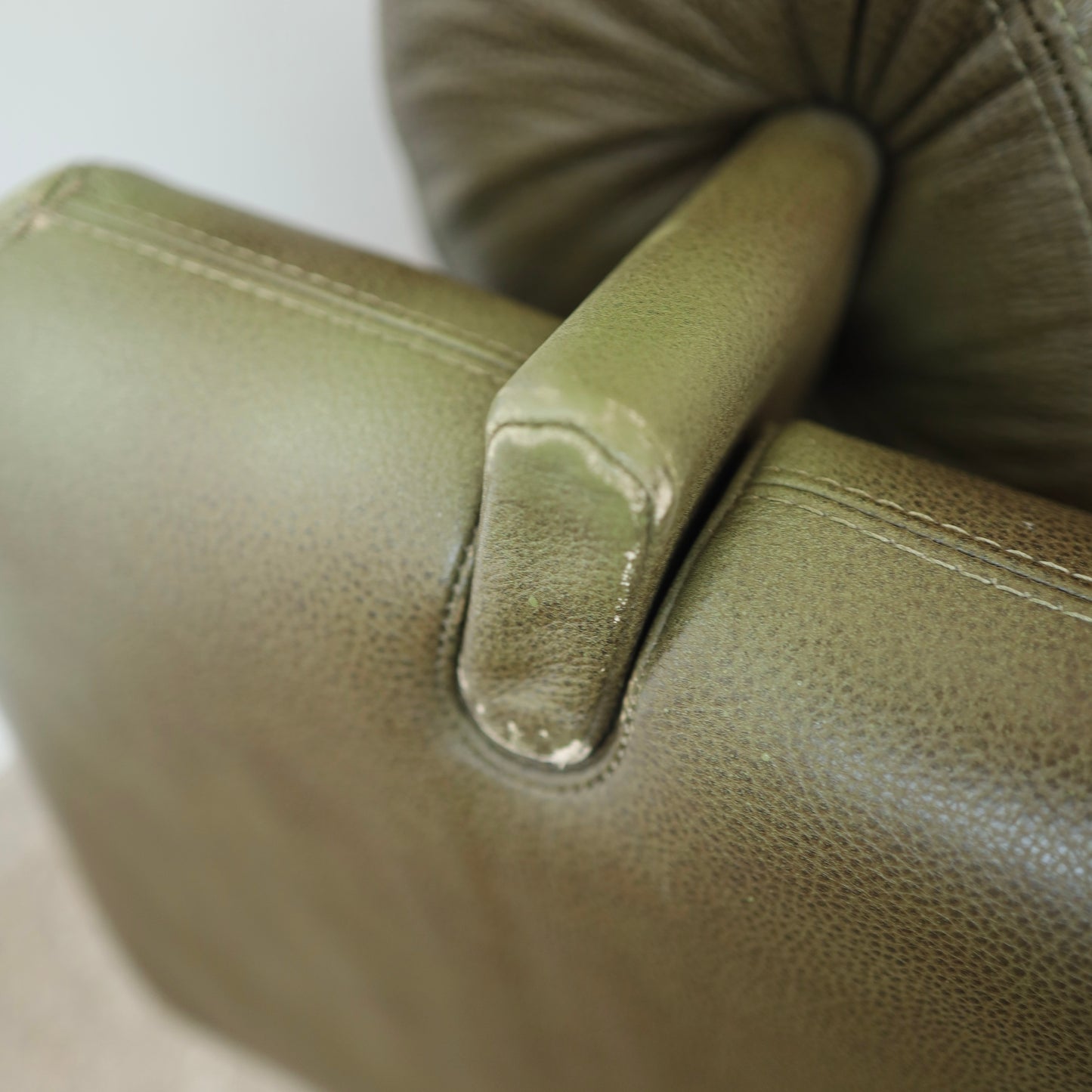 Vladimir Kagan Matinee Sofa