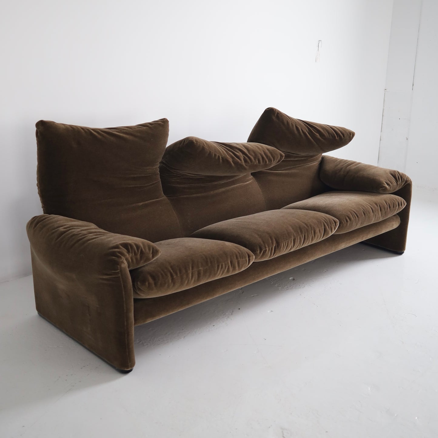 Vico Magistretti “Maralunga” Sofa