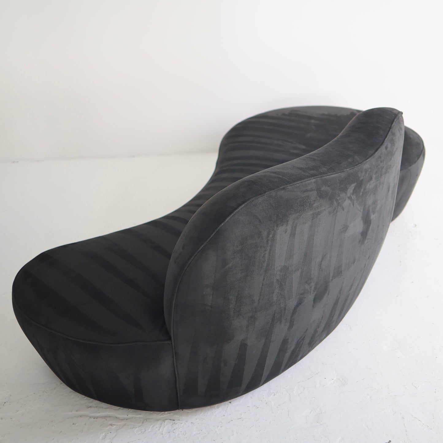 Vladimir Kagan “Zoe” Sofa