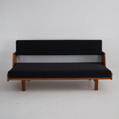 Hans Wegner Ge-258 Daybed