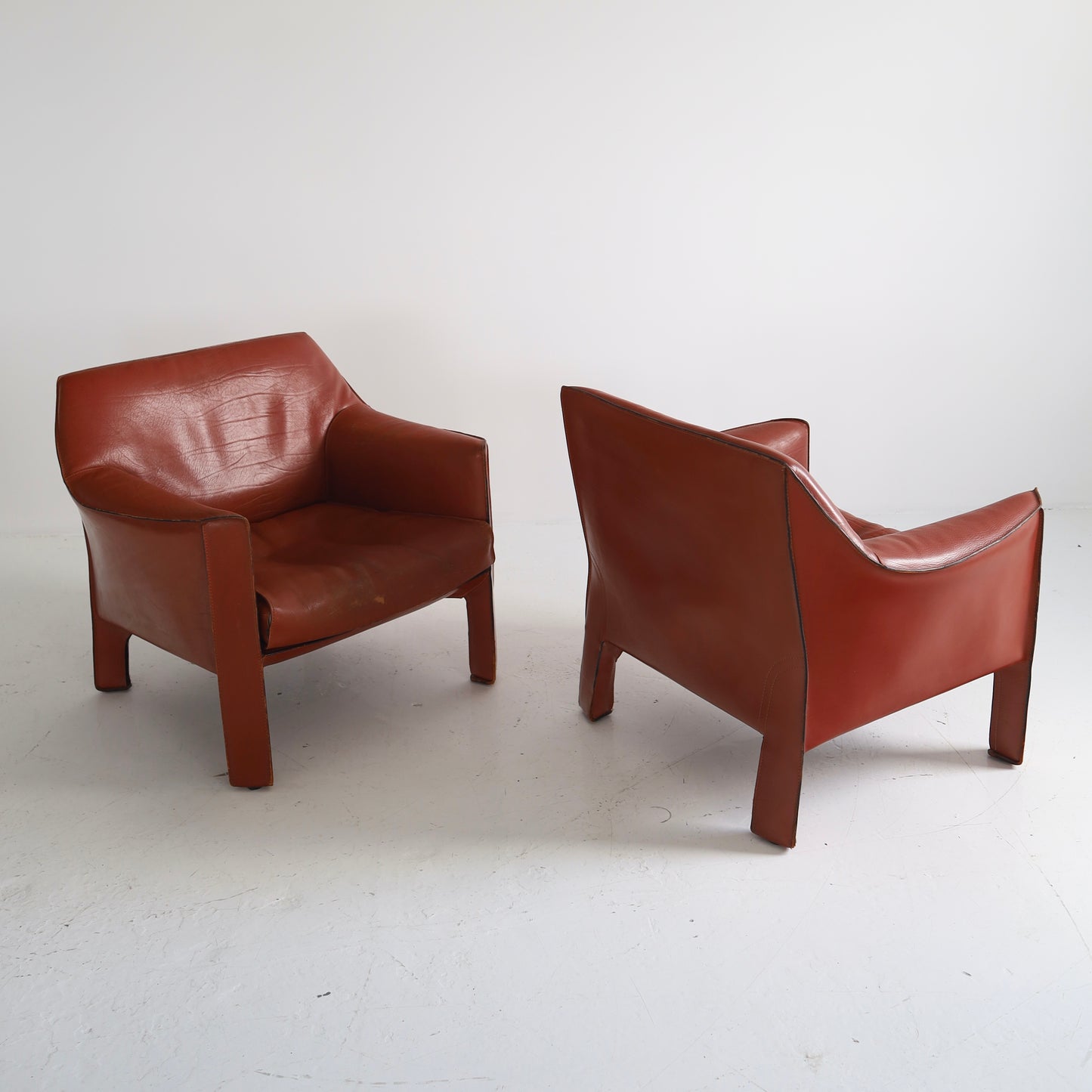 Mario Bellini 415 Cab Lounge Chairs, a pair