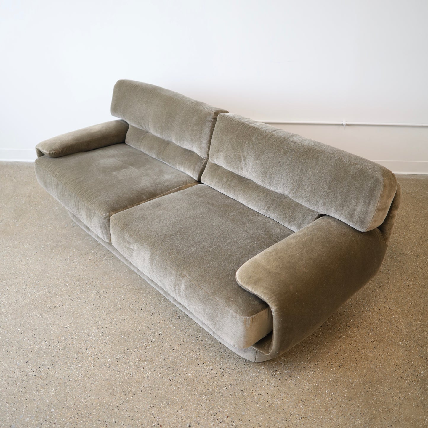 Vladimir Kagan Sofa for Preview