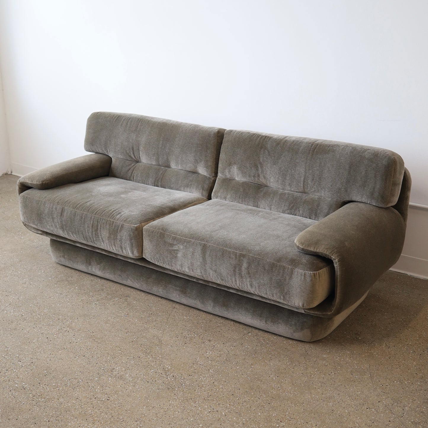 Vladimir Kagan Sofa for Preview