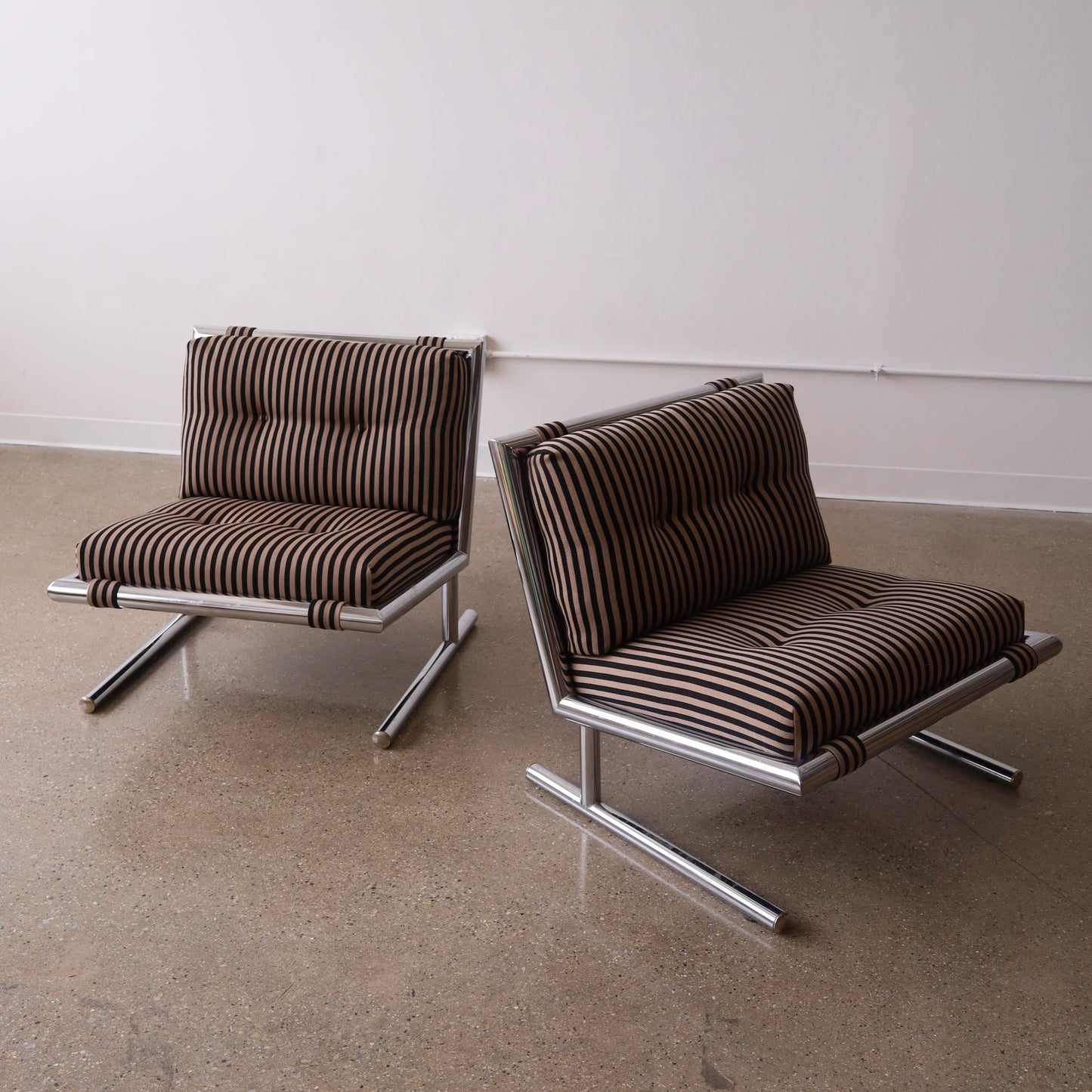 Arthur Umanoff Lounge Chairs for Directional, a pair of
