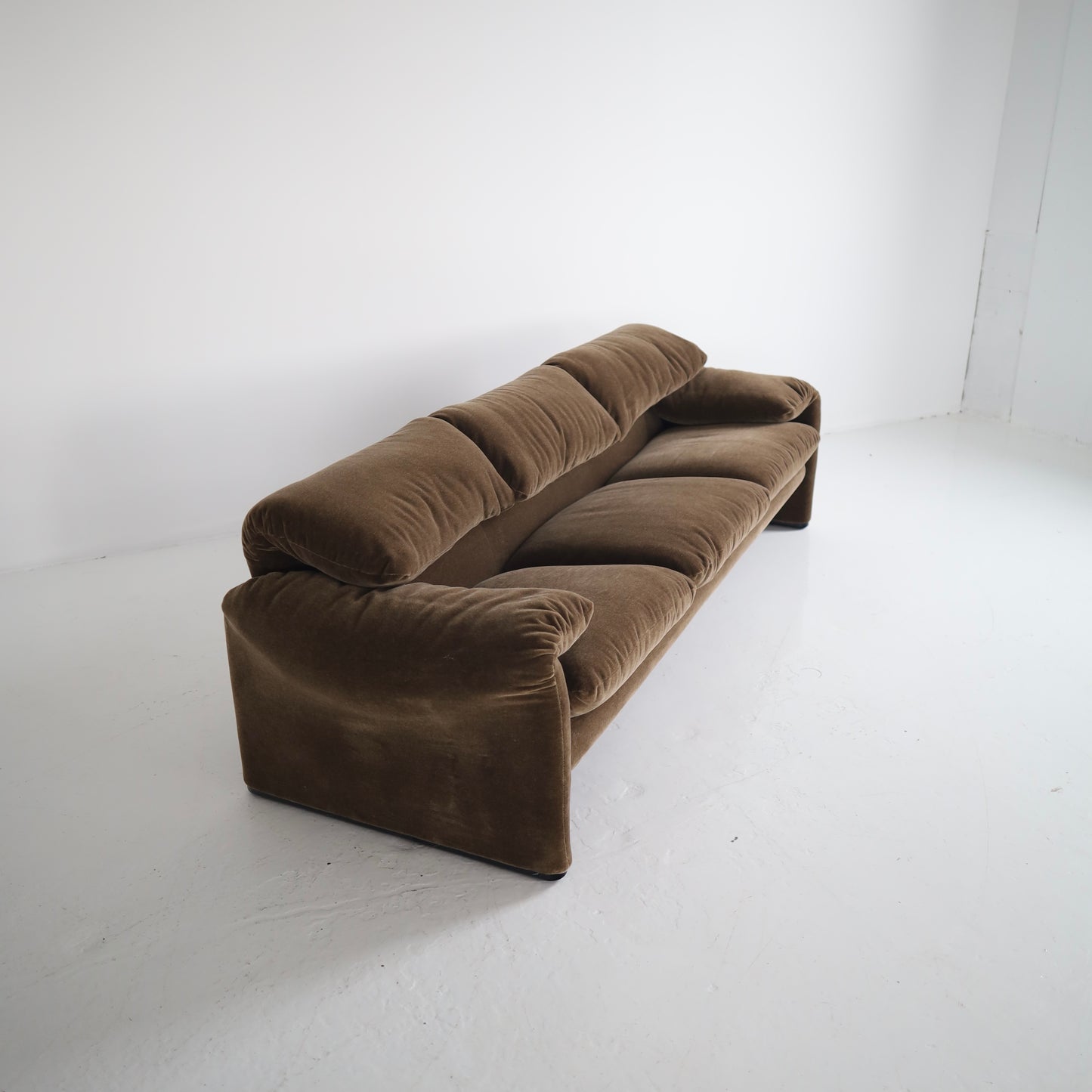 Vico Magistretti “Maralunga” Sofa