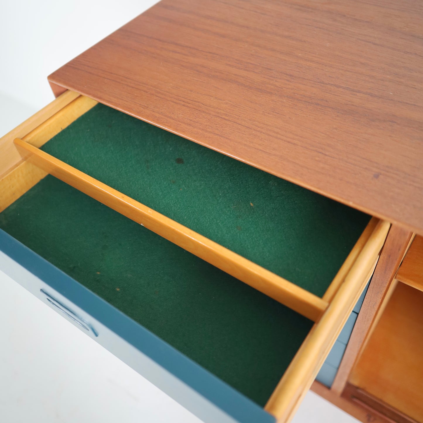 Omann Jun Sideboard