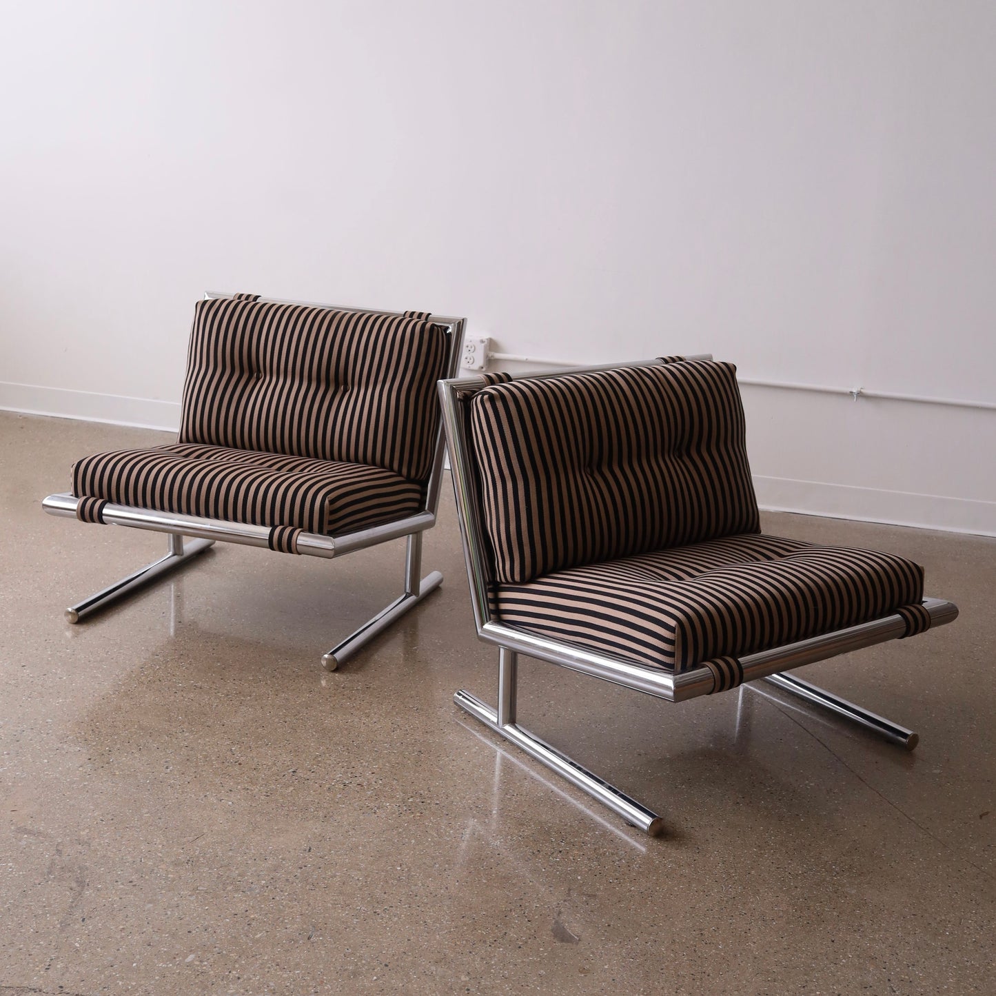 Arthur Umanoff Lounge Chairs for Directional, a pair of