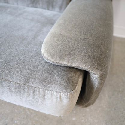 Vladimir Kagan Sofa for Preview