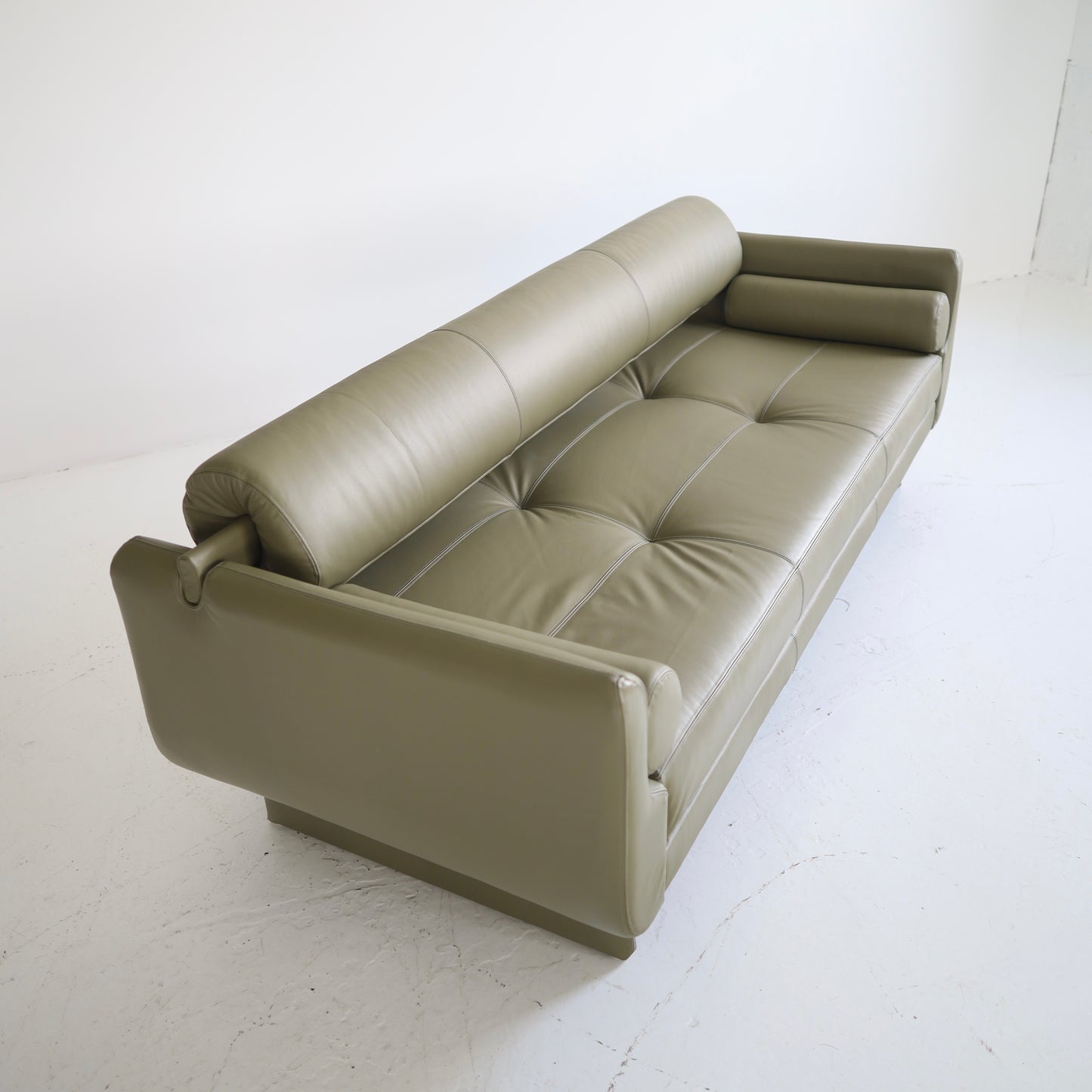 Vladimir Kagan “Matinee” Sofa