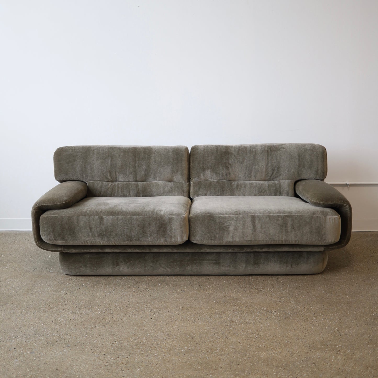 Vladimir Kagan Sofa for Preview