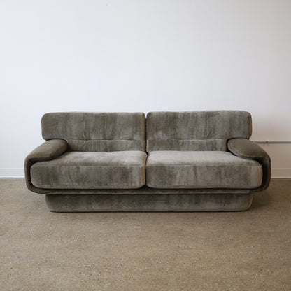 Vladimir Kagan Sofa for Preview