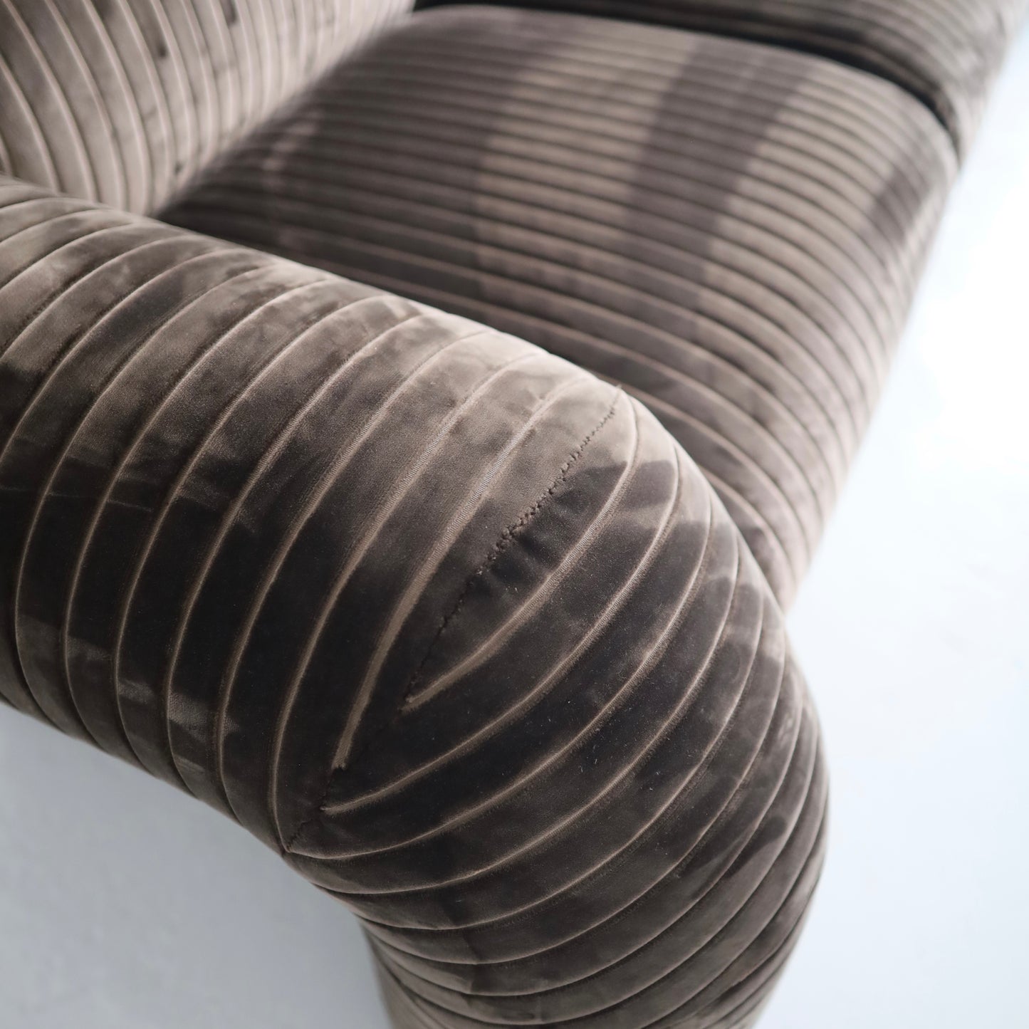 Vladimir Kagan Sofa for Preview