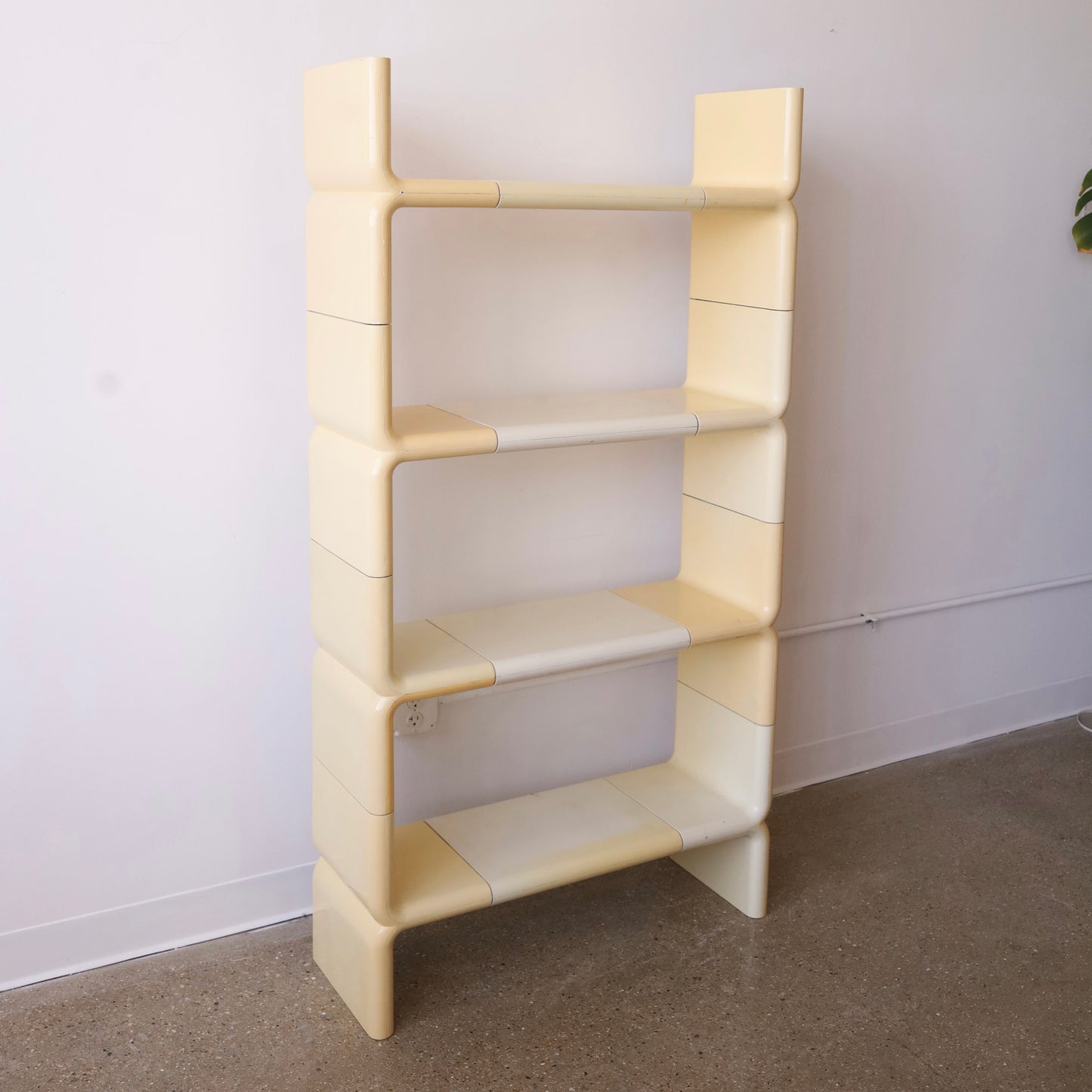 Umbo Shelving