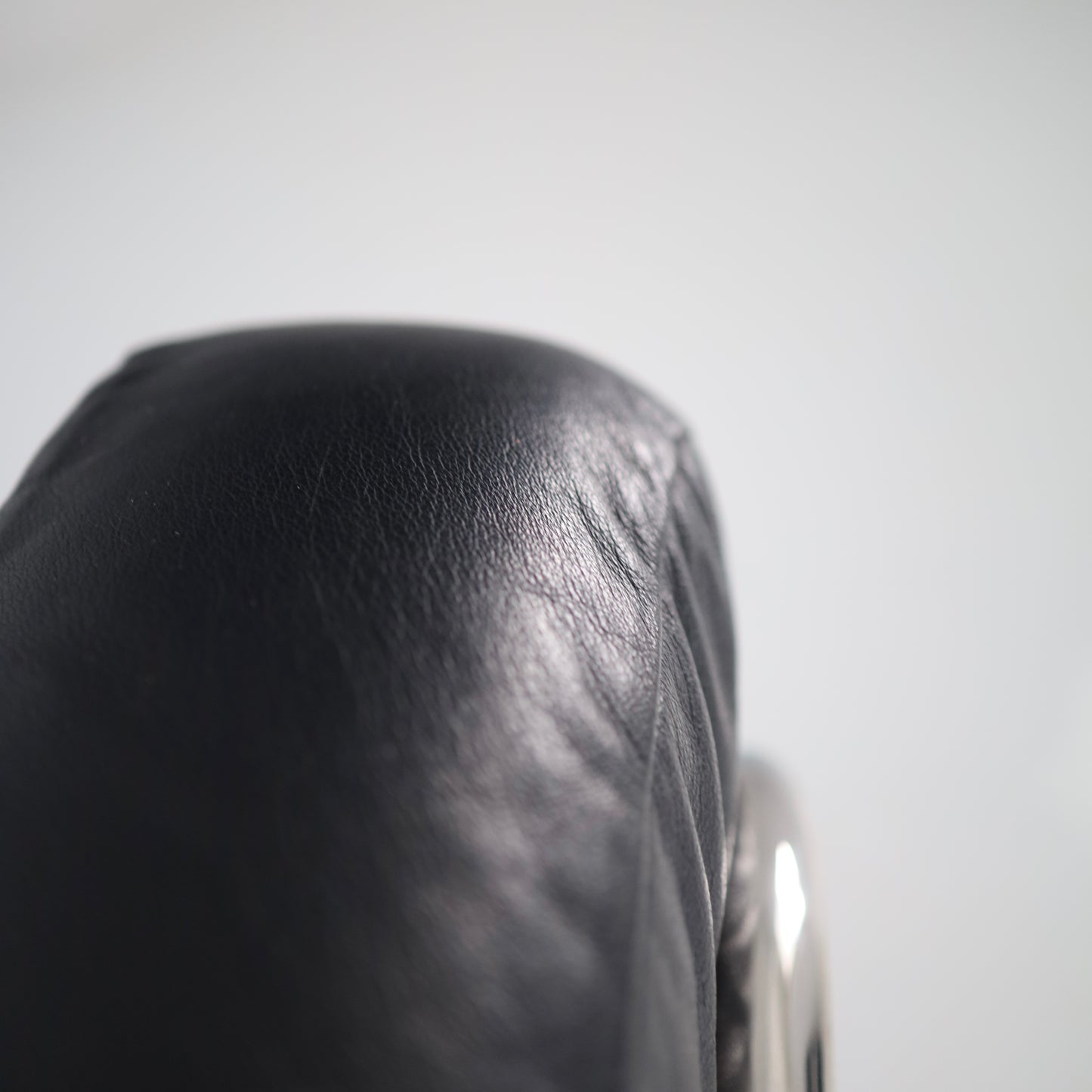 Onda Loveseat by De Pas, D’Urbino, and Lomazzi