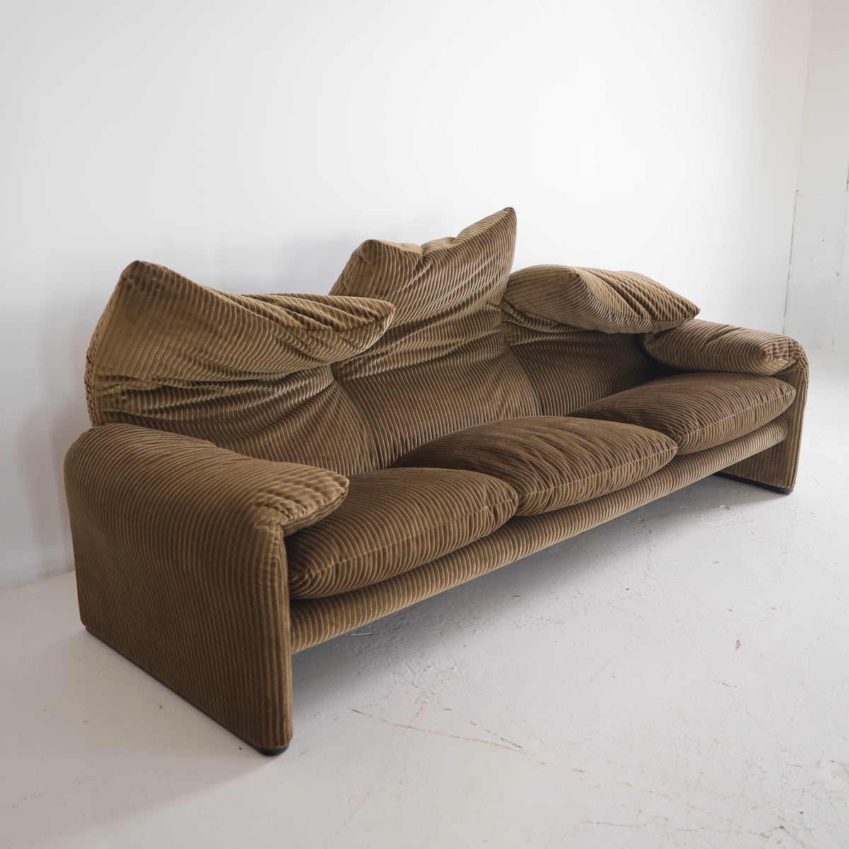 Vico Magistretti “Maralunga” Sofa